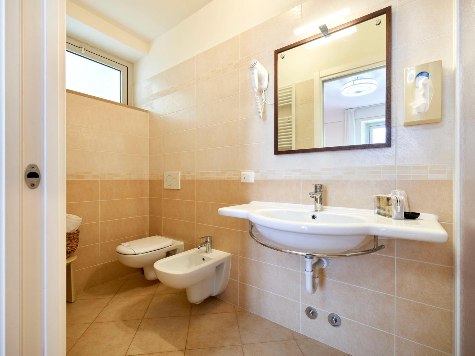 גארדה Hotel San Marco מראה חיצוני תמונה